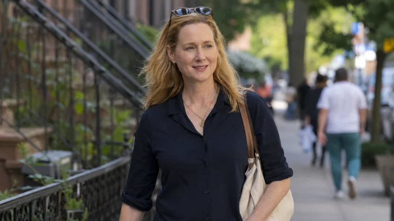 Laura Linney net worth family life photo